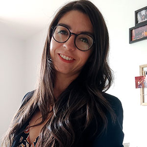 Periodista con 18 años de experiencia. Chequeadora de datos. Fundadora y editora del medio de investigación Pensé que ‘voz’ sabías. Especialista en creación narrativa de la Universidad Central, en Bogotá. Ha colaborado en distintos proyectos periodísticos liderados por Agenda Propia en América Latina.