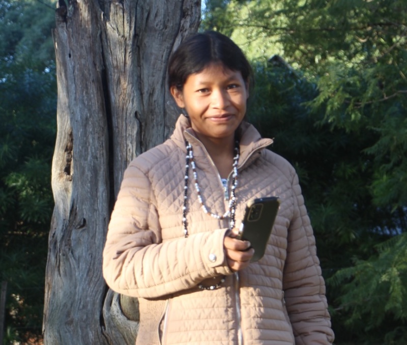 Docente, lideresa y comunicadora de la Asociación Tekoa Yma (ATY), filial de la Federación por la Autodeterminación de los Pueblos Indígenas (FAPI). Maestra de la escuela básica en la comunidad indígena Viju, departamento Caazapa, región oriental de Paraguay. Enseña el idioma propio Mbya Guaraní. Como comunicadora realiza programas radiales, campañas, spot radial y audiovisuales.